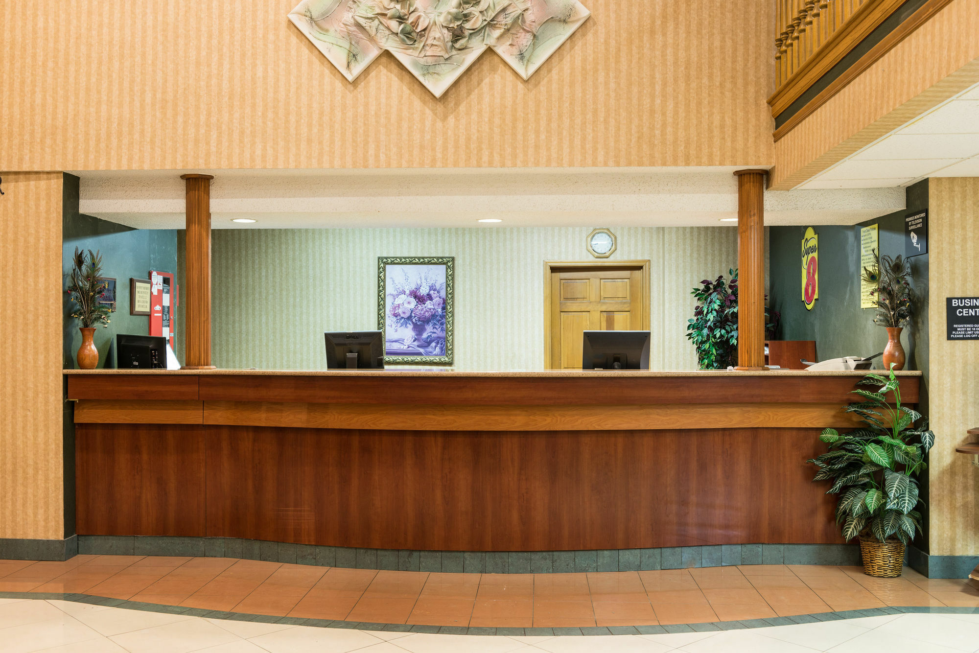 Super 8 By Wyndham Troy Il/St. Louis Area Hotel Bagian luar foto